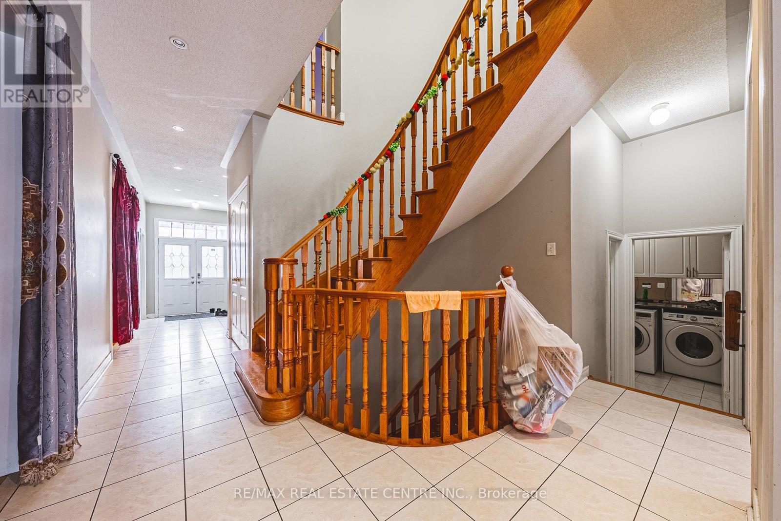 66 Citadel Crescent, Brampton, Ontario  L6P 1X8 - Photo 9 - W12762046