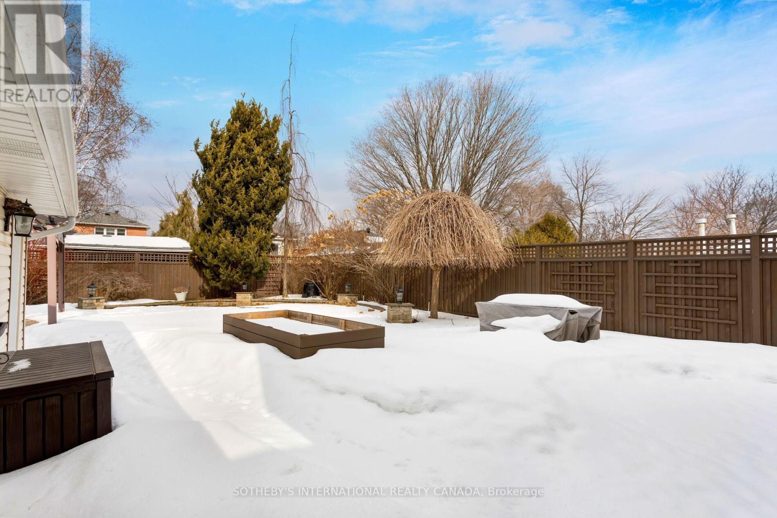 92 Delma Drive, Toronto, Ontario  M8W 4P1 - Photo 44 - W12836476