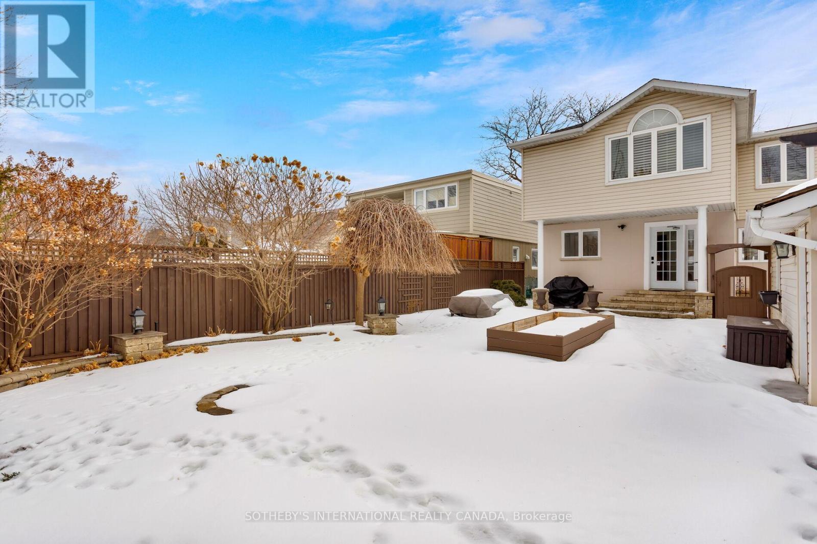 92 Delma Drive, Toronto, Ontario  M8W 4P1 - Photo 47 - W12836476