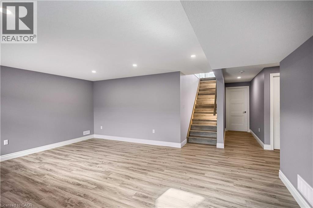 Photo 33 of 48 for 154928 15th Line