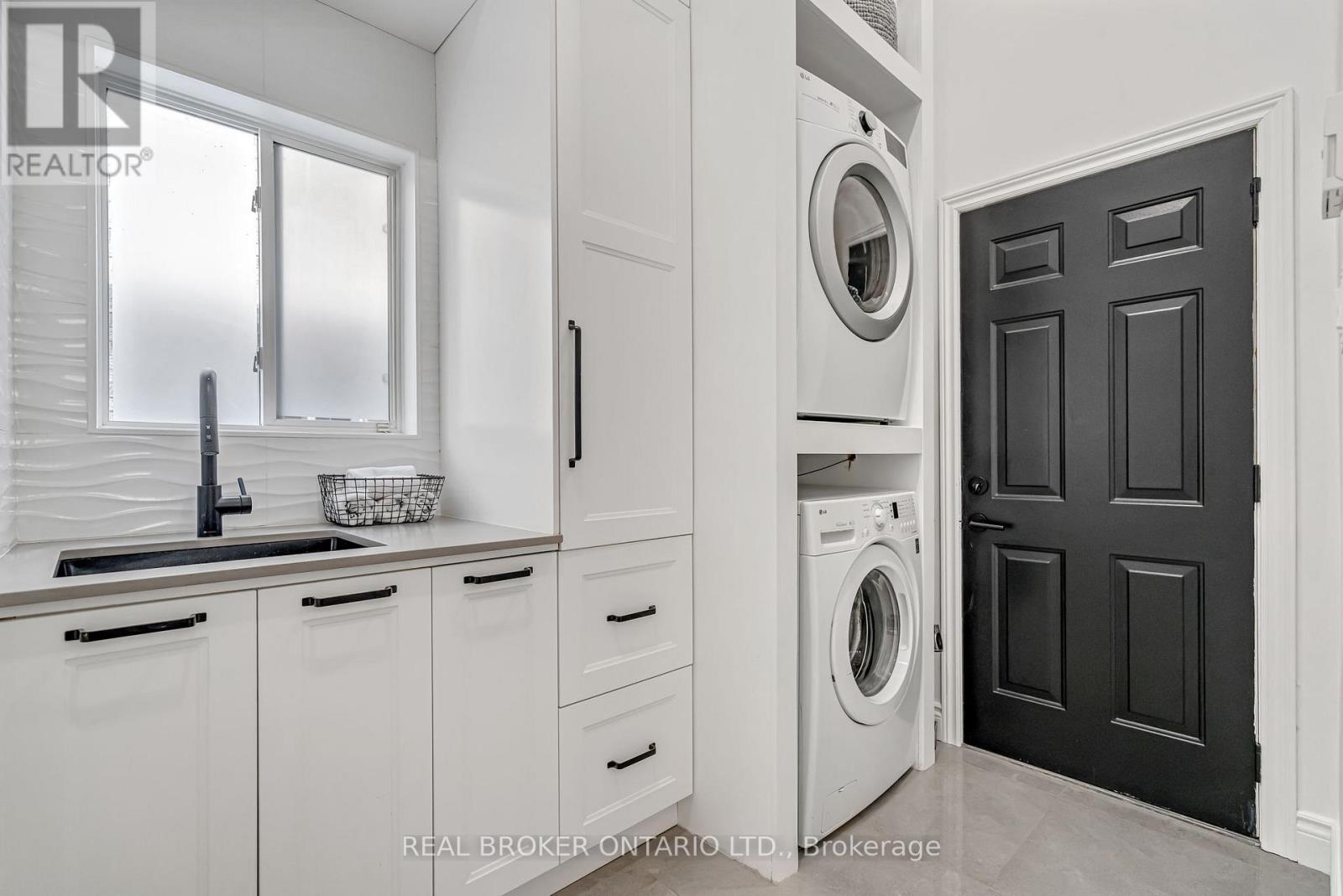 1379 Liverpool Street, Oakville, Ontario  L6M 4P1 - Photo 18 - W12841476