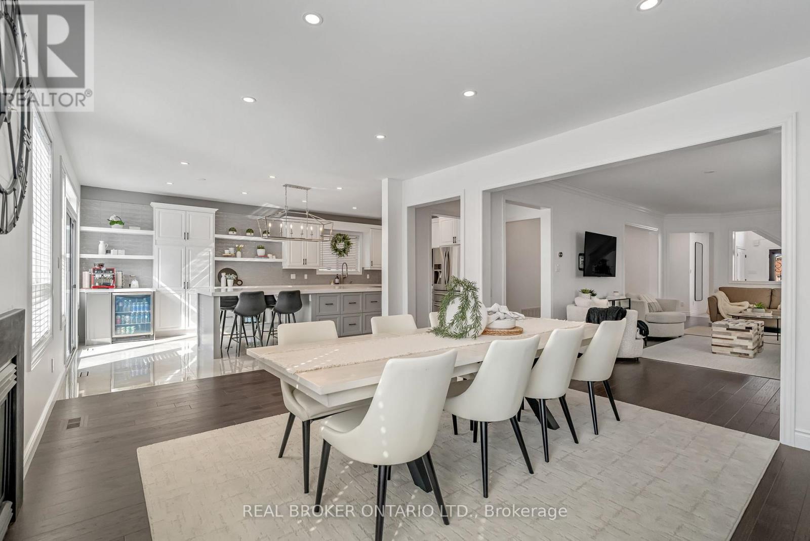 1379 Liverpool Street, Oakville, Ontario  L6M 4P1 - Photo 14 - W12841476