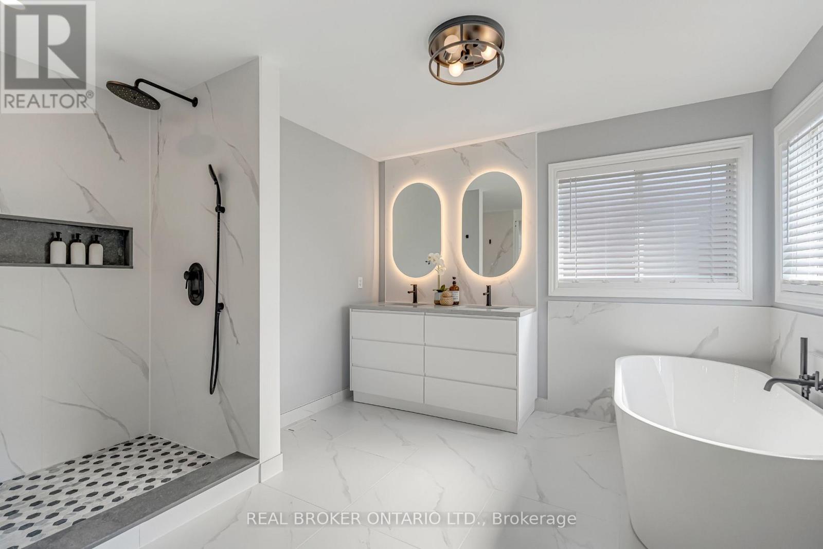 1379 Liverpool Street, Oakville, Ontario  L6M 4P1 - Photo 37 - W12841476