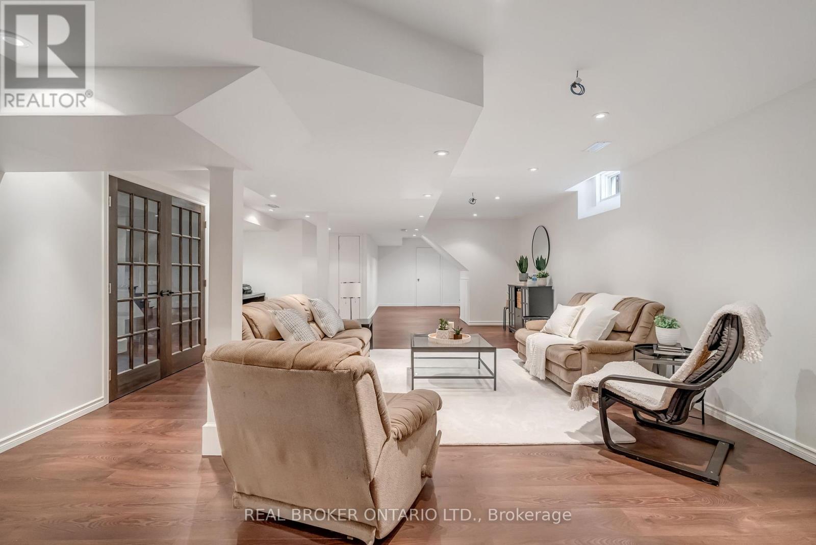 1379 Liverpool Street, Oakville, Ontario  L6M 4P1 - Photo 43 - W12841476