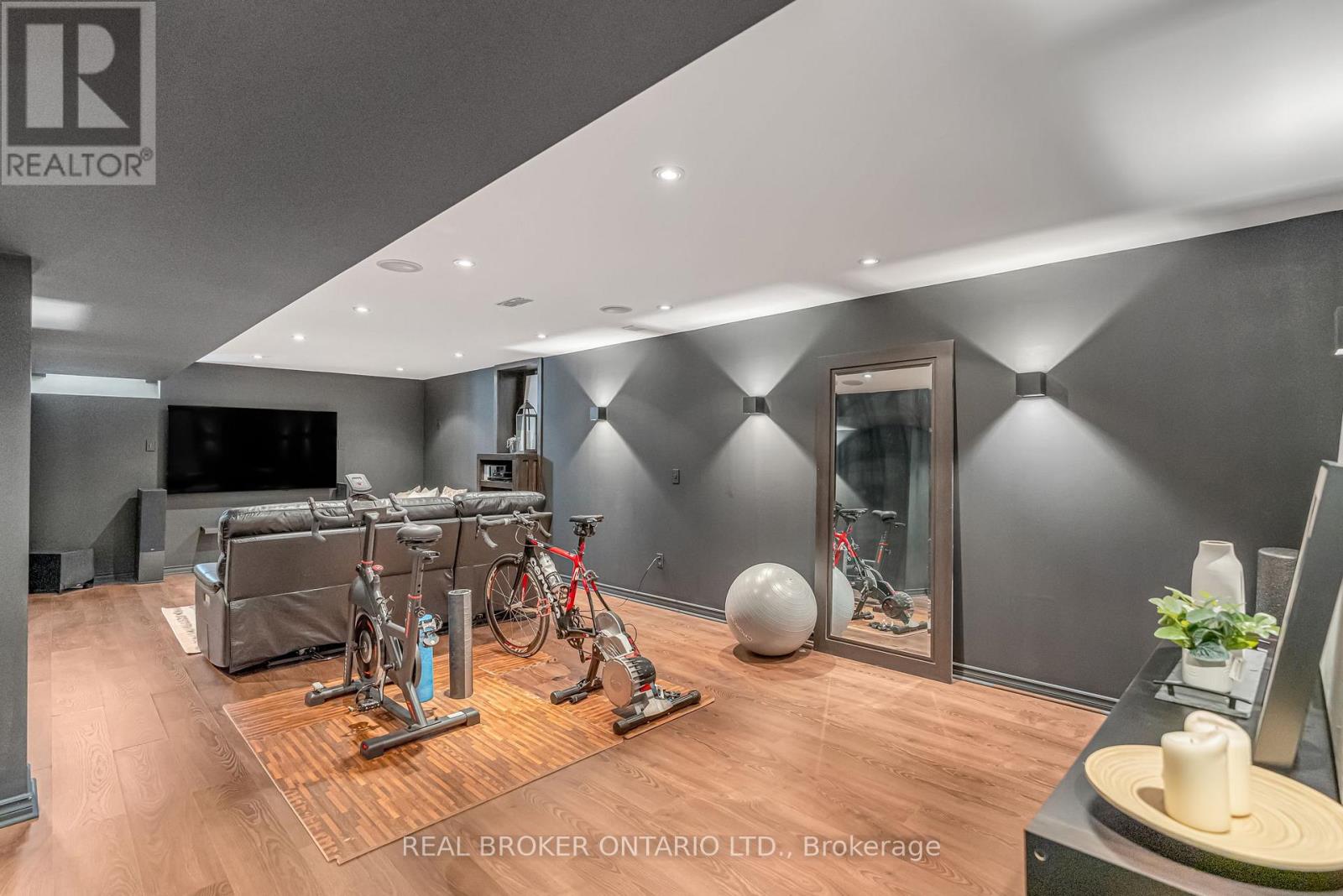 1379 Liverpool Street, Oakville, Ontario  L6M 4P1 - Photo 45 - W12841476