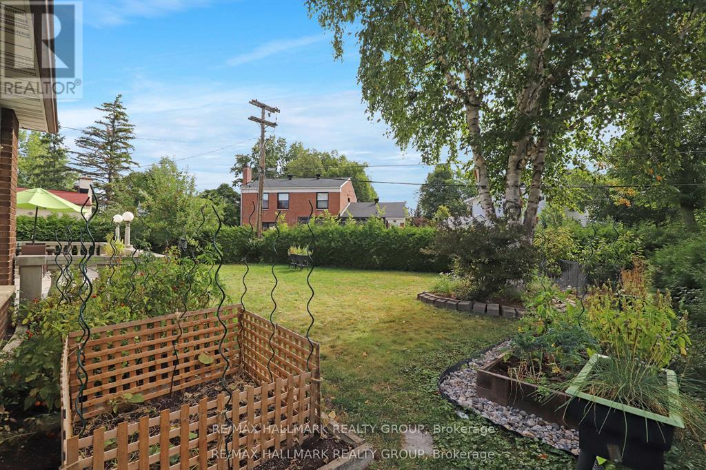 1712 Playfair Drive, Ottawa, Ontario  K1H 5S6 - Photo 37 - X12842110