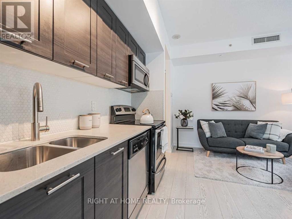 305 - 20 Bruyeres Mews, Toronto, Ontario  M5V 0G8 - Photo 13 - C12842114