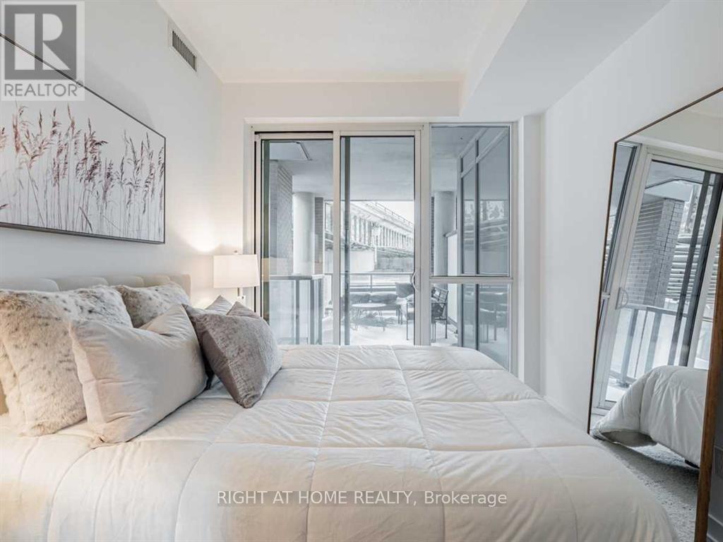 305 - 20 Bruyeres Mews, Toronto, Ontario  M5V 0G8 - Photo 16 - C12842114