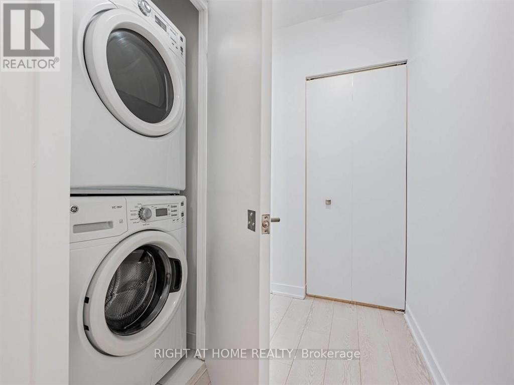 305 - 20 Bruyeres Mews, Toronto, Ontario  M5V 0G8 - Photo 19 - C12842114