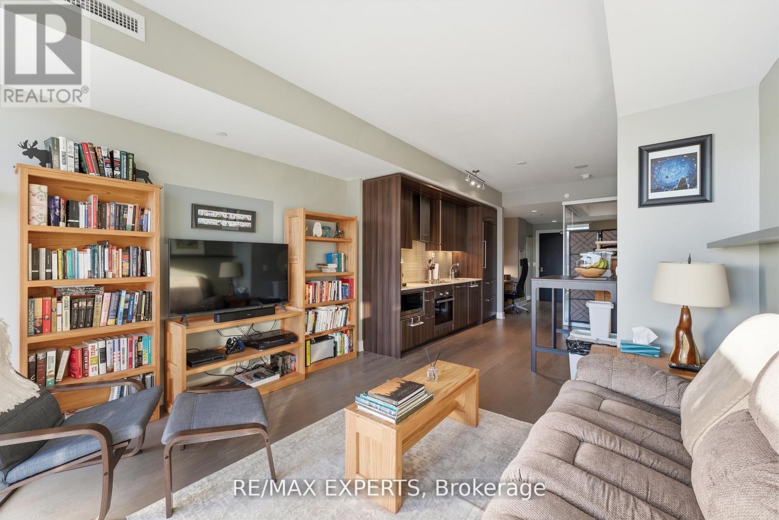 410 - 3018 Yonge Street, Toronto, Ontario  M4N 2K4 - Photo 17 - C12842126