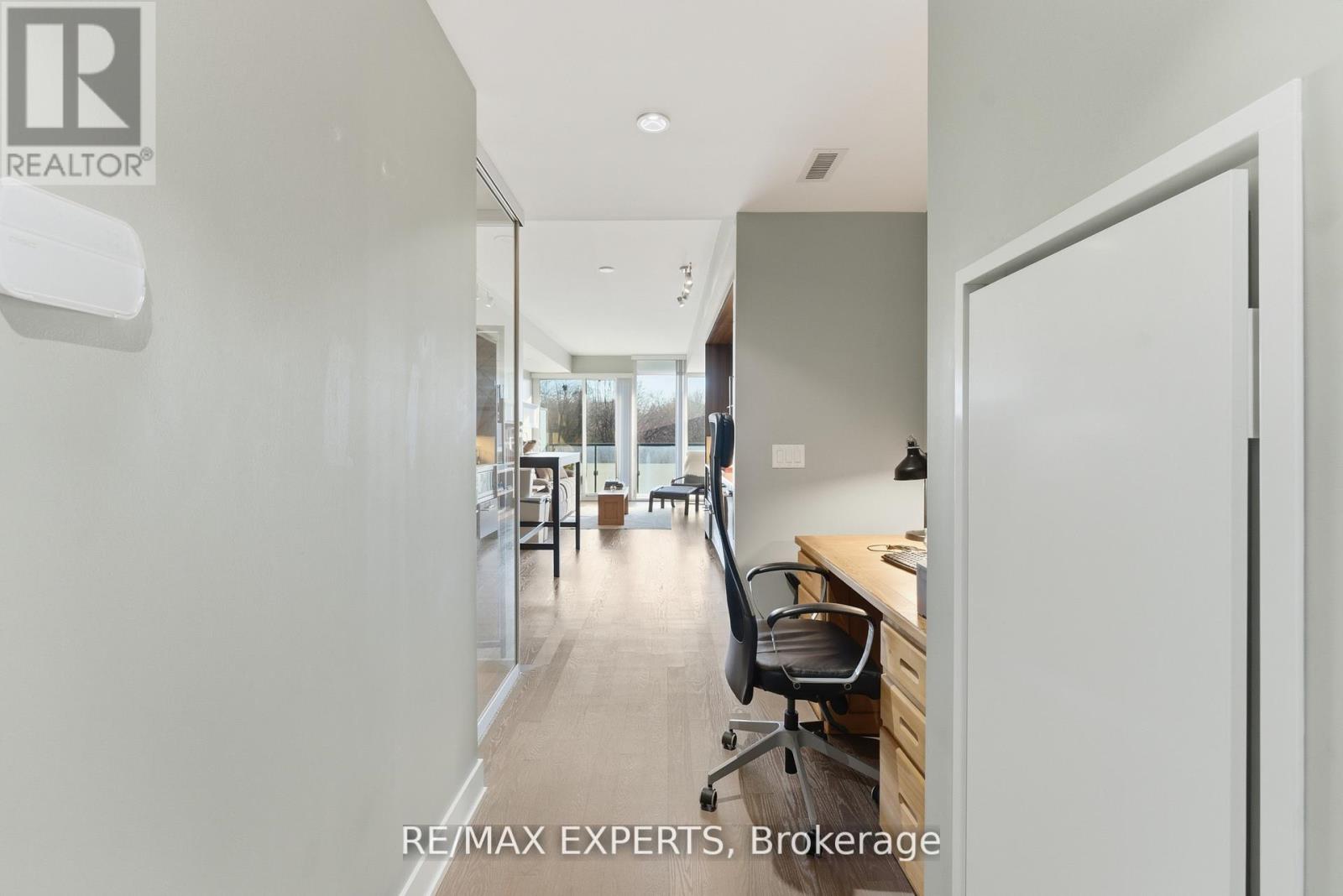 410 - 3018 Yonge Street, Toronto, Ontario  M4N 2K4 - Photo 6 - C12842126