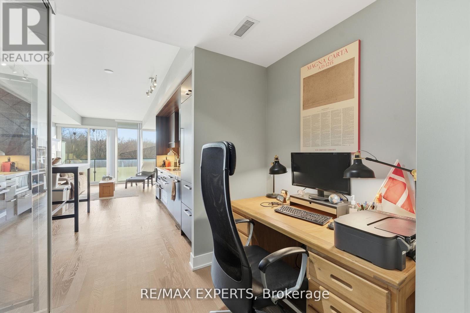 410 - 3018 Yonge Street, Toronto, Ontario  M4N 2K4 - Photo 7 - C12842126