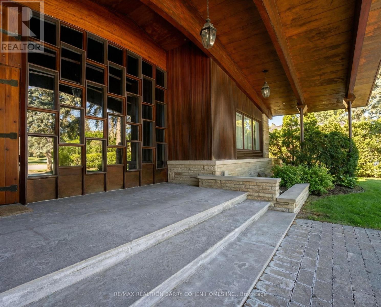 28 Daleberry Place, Toronto, Ontario  M3B 2A7 - Photo 2 - C12842140