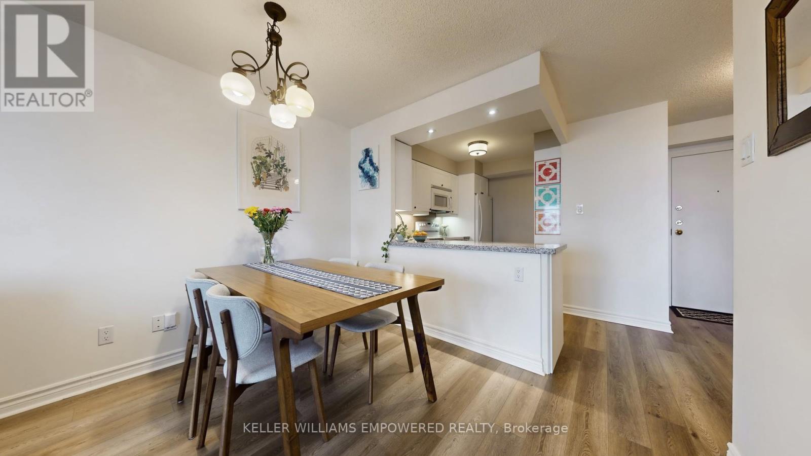 1403 - 4 Park Vista Crescent, Toronto, Ontario M4B 3M8 - Photo 6 - E12842104