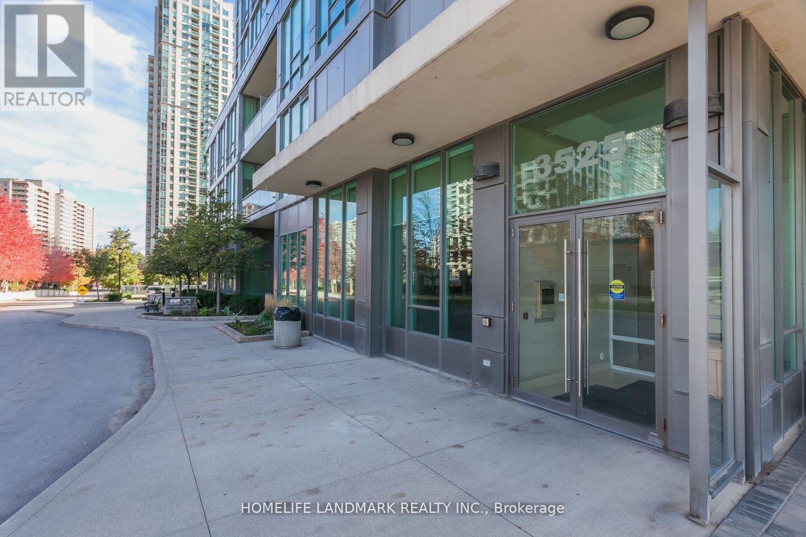 1605 - 3525 Kariya Drive, Mississauga, Ontario  L5B 0C2 - Photo 3 - W12842128