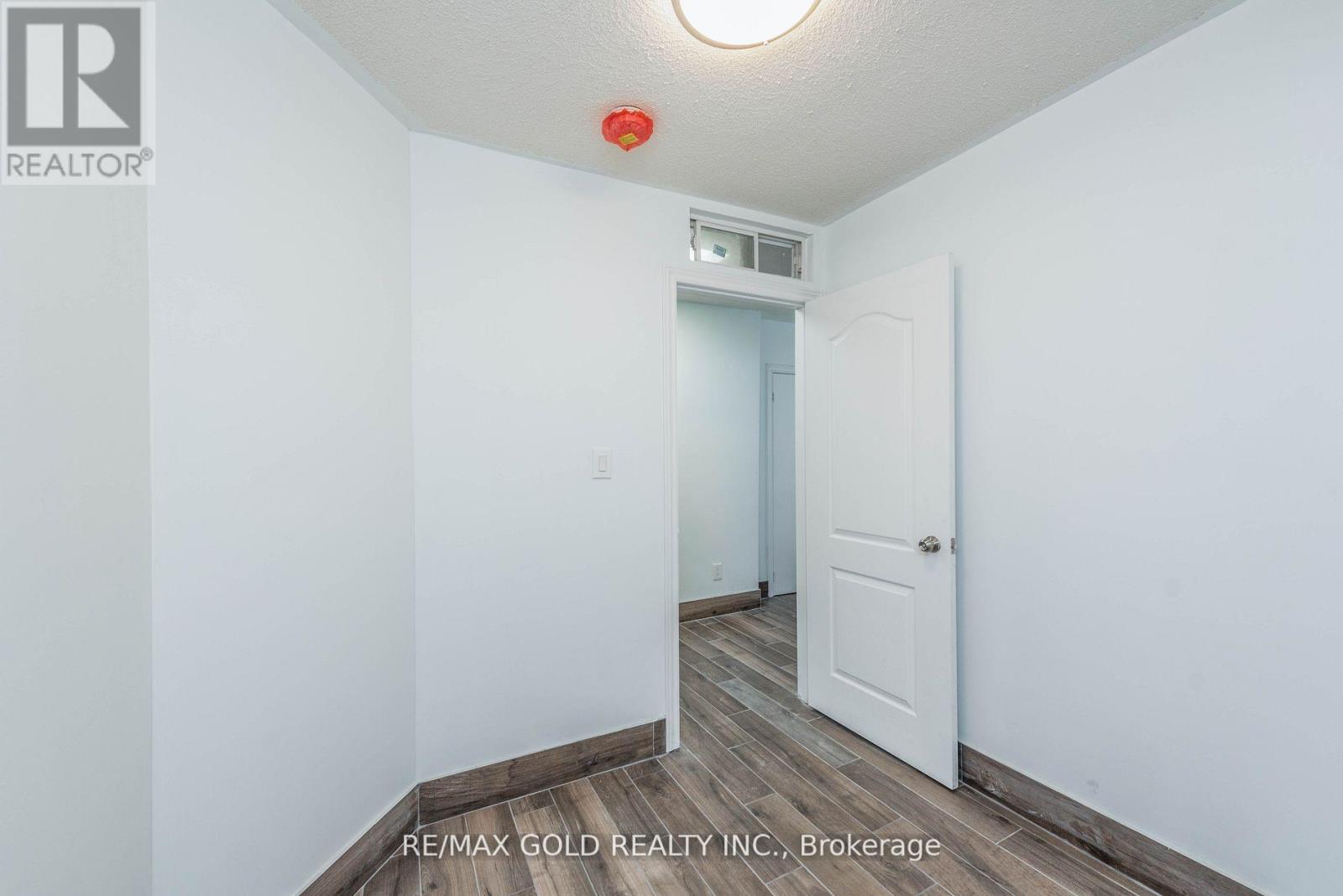 7064 - 7064 Airport Road, Mississauga, Ontario  L4T 2G8 - Photo 13 - W12842132