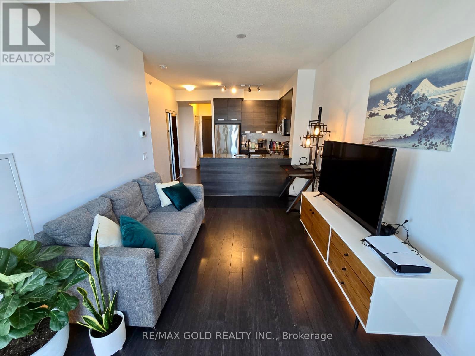 808 - 75 Eglinton Avenue W, Mississauga, Ontario  L5R 0E5 - Photo 13 - W12842134