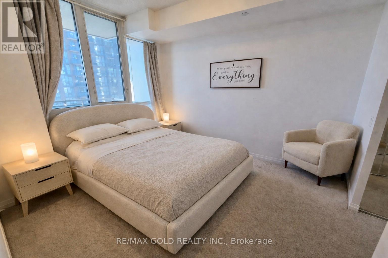 808 - 75 Eglinton Avenue W, Mississauga, Ontario  L5R 0E5 - Photo 15 - W12842134