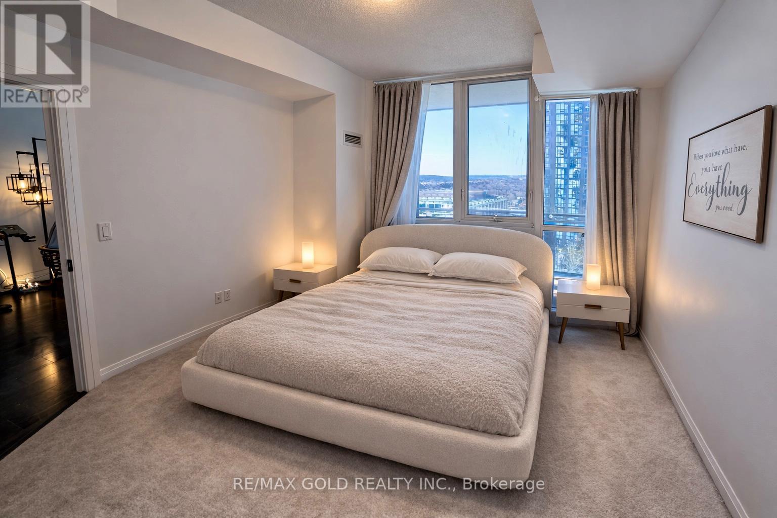 808 - 75 Eglinton Avenue W, Mississauga, Ontario  L5R 0E5 - Photo 17 - W12842134