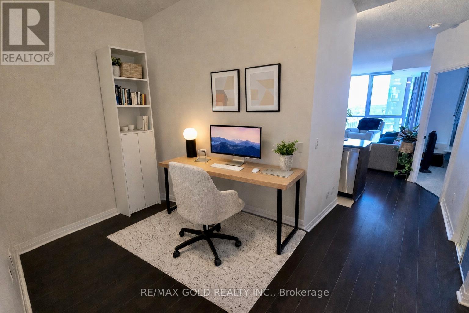 808 - 75 Eglinton Avenue W, Mississauga, Ontario  L5R 0E5 - Photo 4 - W12842134