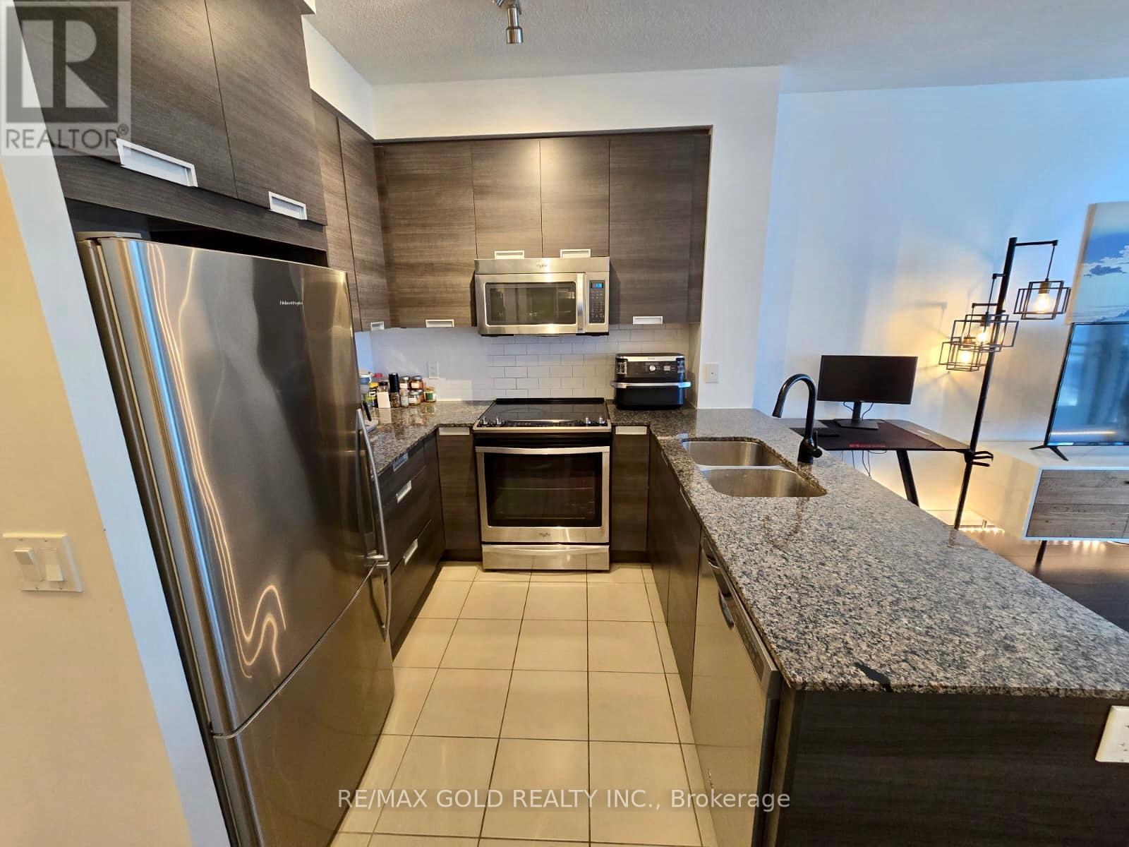 808 - 75 Eglinton Avenue W, Mississauga, Ontario  L5R 0E5 - Photo 7 - W12842134