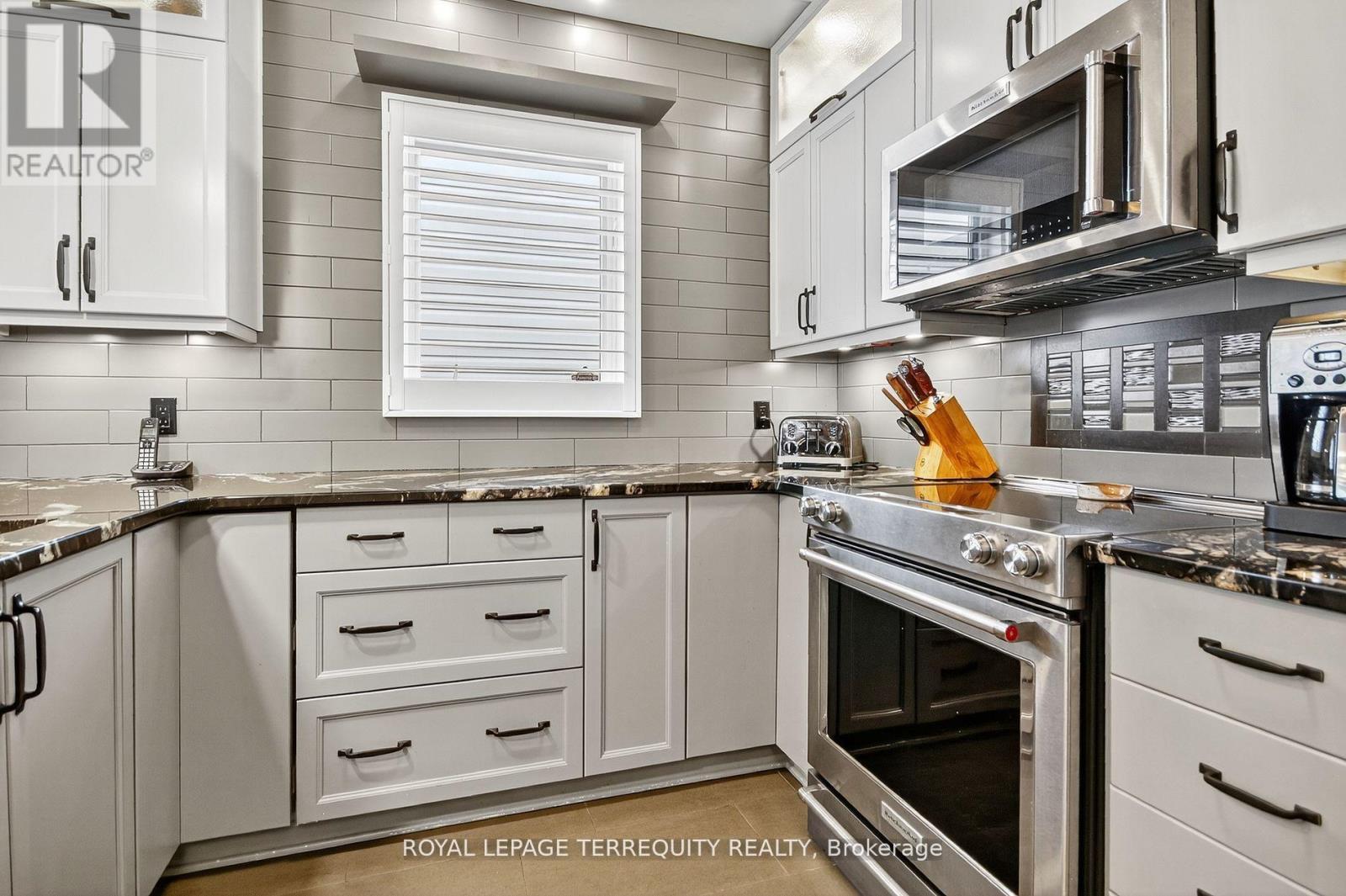 96 Allanford Avenue, Ottawa, Ontario  K1T 3Y6 - Photo 11 - X12842152