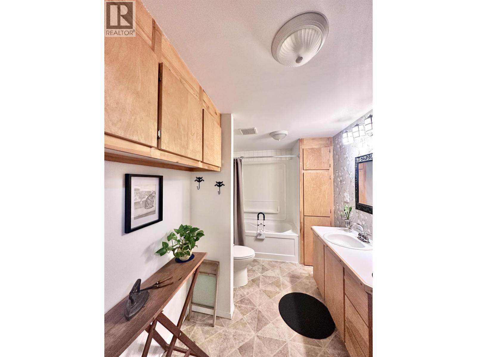 310 Mountain View Road, Mcbride, British Columbia  V0J 2E0 - Photo 13 - R3071226