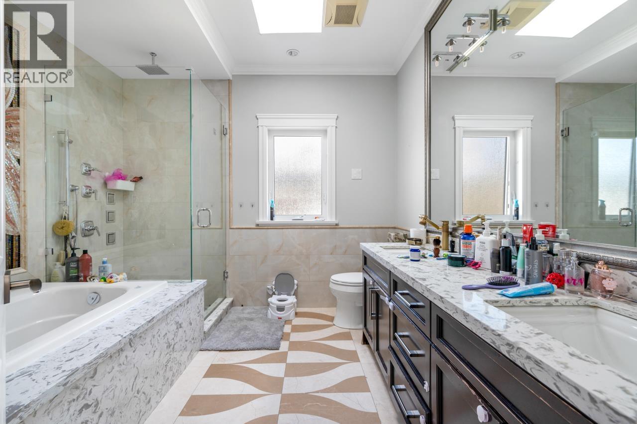 3789 Clinton Street, Burnaby, British Columbia  V5J 2J9 - Photo 3 - R3095436