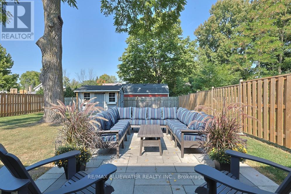 190 Broad Street, North Middlesex, Ontario  N0M 2K0 - Photo 43 - X12842178