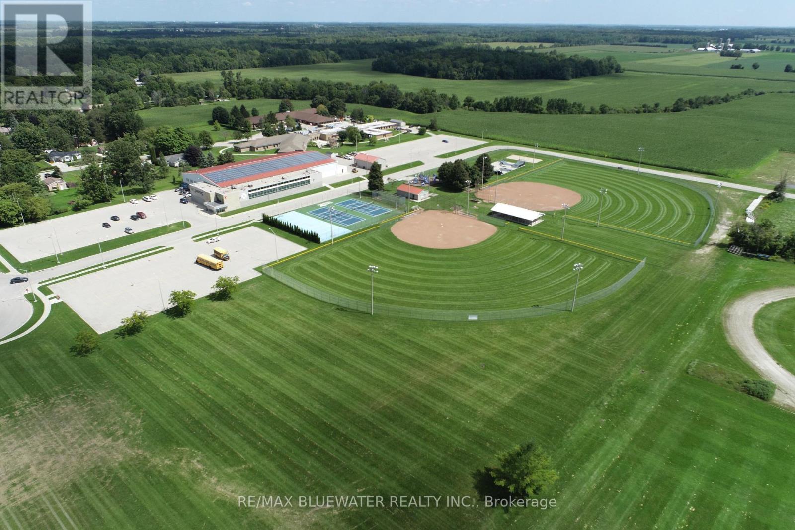 190 Broad Street, North Middlesex, Ontario  N0M 2K0 - Photo 50 - X12842178