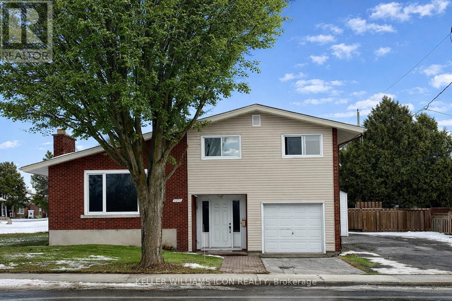 B - 2206 NAVAHO DRIVE, Ottawa, Ontario