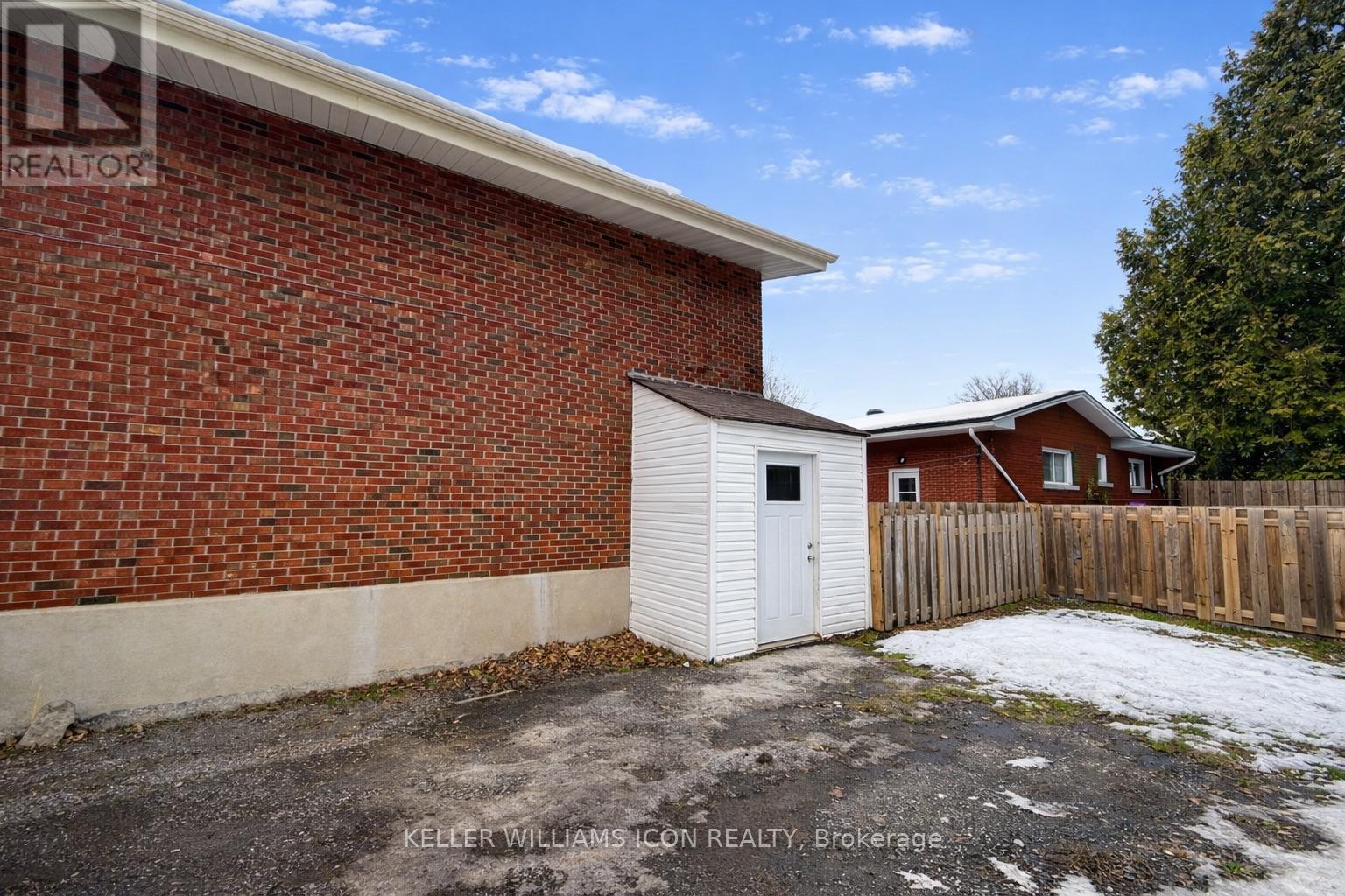 B - 2206 Navaho Drive, Ottawa, Ontario  K2C 0V9 - Photo 3 - X12842184