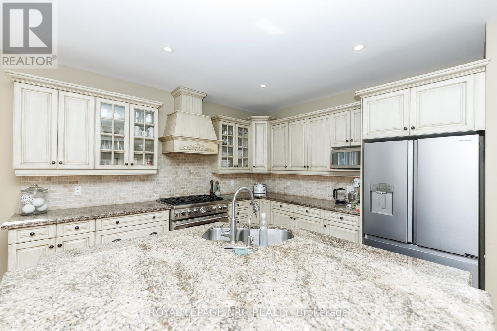 27 Bell Avenue, Grimsby, Ontario  L3M 1B2 - Photo 19 - X12842180