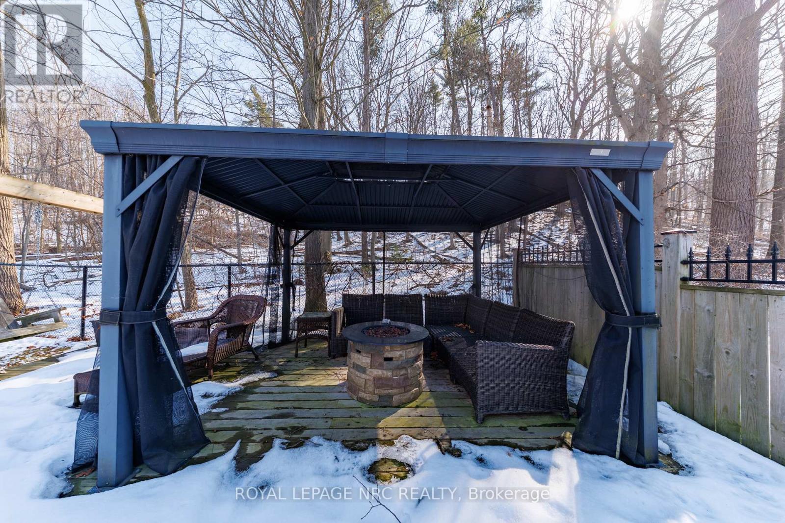 27 Bell Avenue, Grimsby, Ontario  L3M 1B2 - Photo 9 - X12842180