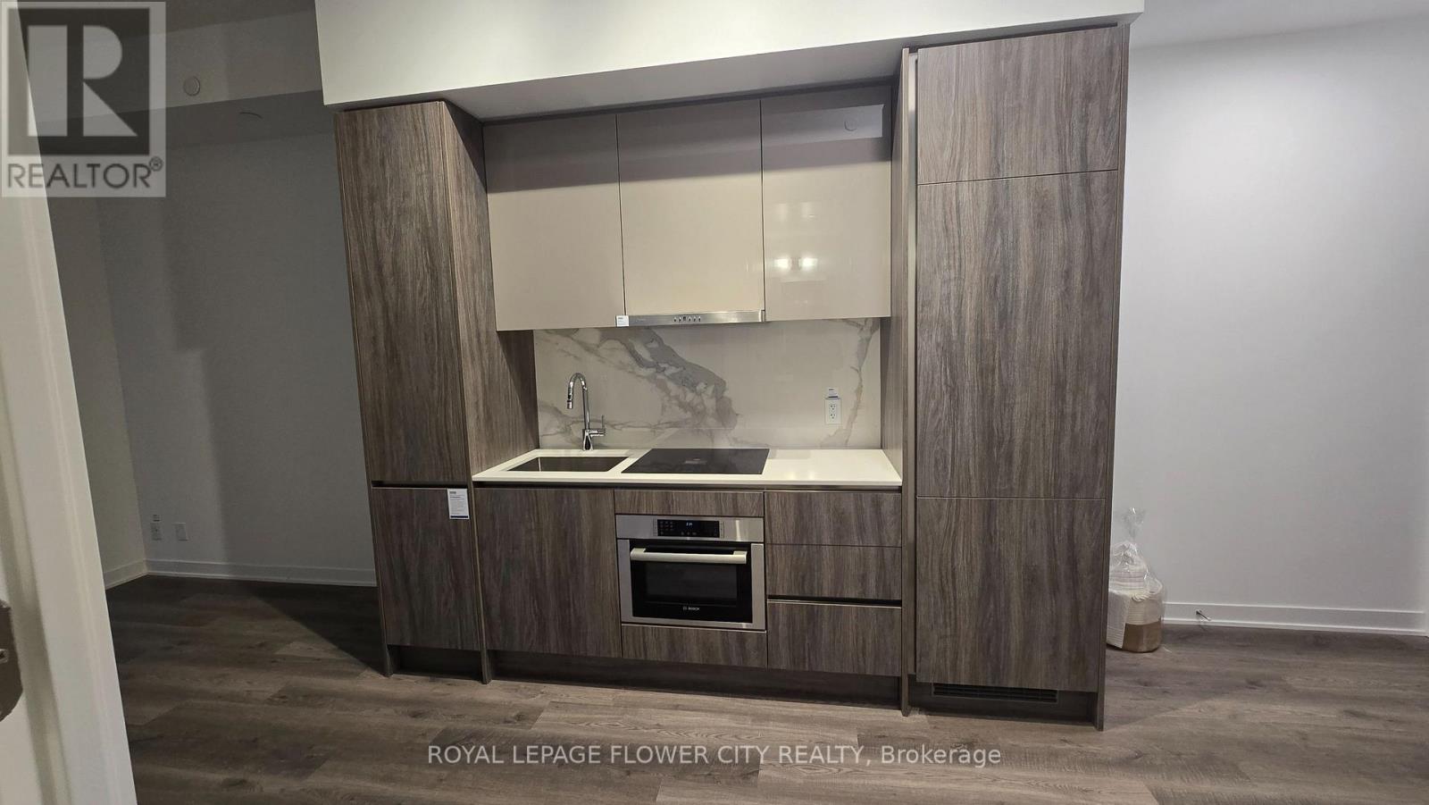 501 - 180 Front Street E, Toronto, Ontario  M5A 2P5 - Photo 4 - C12841052