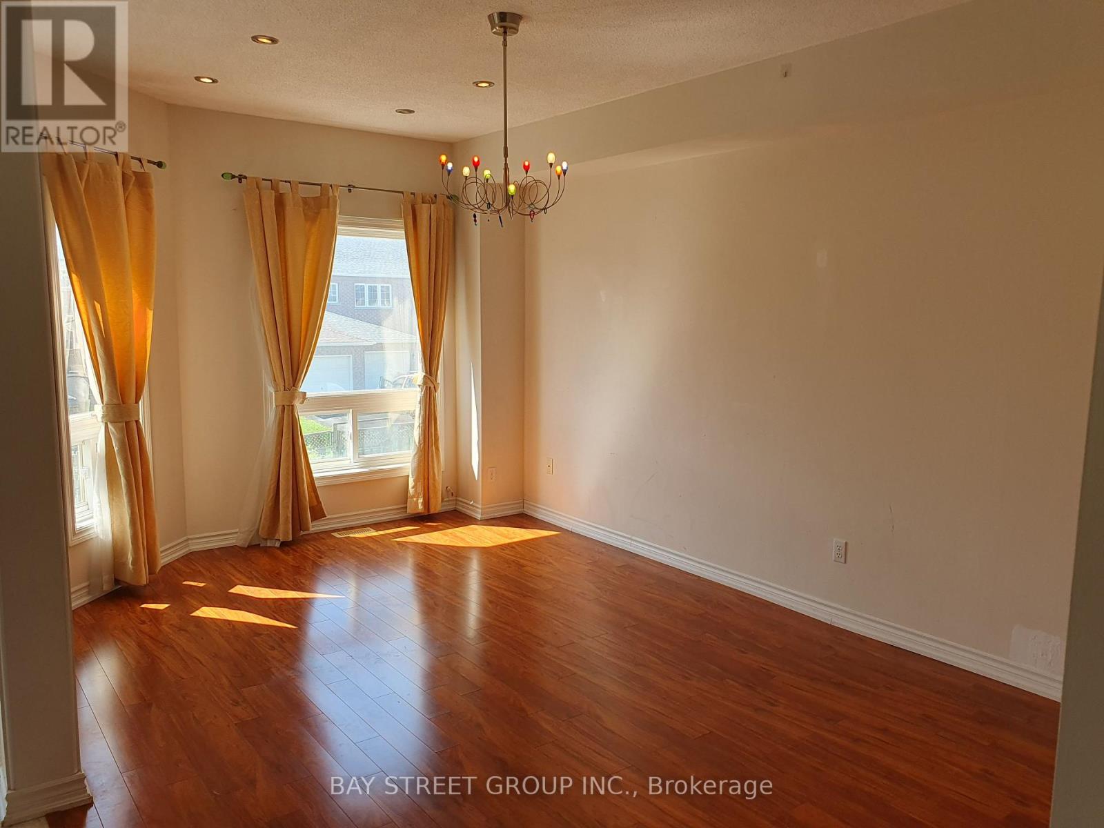 71 Ian Baron Avenue, Markham, Ontario  L3R 5R1 - Photo 13 - N12842158