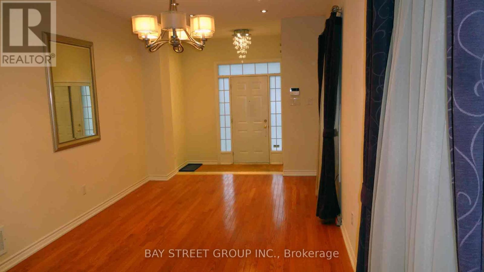 71 Ian Baron Avenue, Markham, Ontario  L3R 5R1 - Photo 17 - N12842158