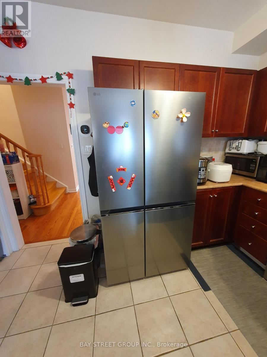 71 Ian Baron Avenue, Markham, Ontario  L3R 5R1 - Photo 19 - N12842158