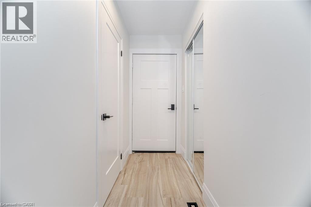 120 Quigley Road Unit# 19, Hamilton, Ontario  L8K 6L4 - Photo 3 - 40809413