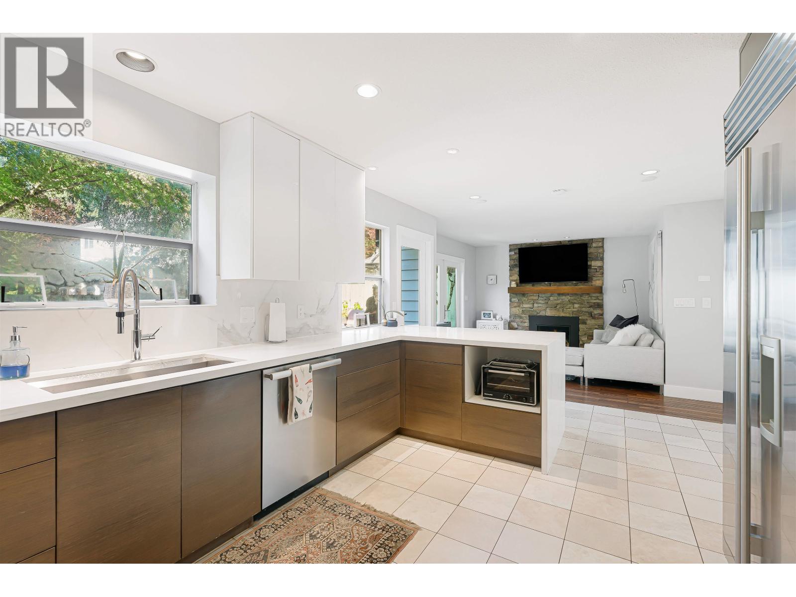 3968 Frames Place, North Vancouver, British Columbia  V7G 2M4 - Photo 6 - R3095666