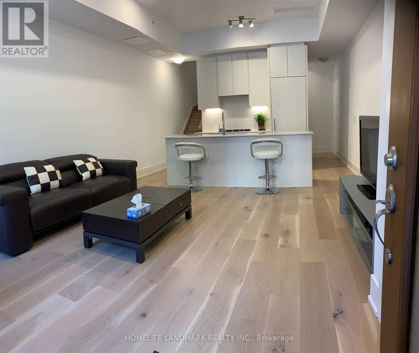 Th #5 - 165 Pears Avenue, Toronto, Ontario  M5R 0C1 - Photo 2 - C12842172