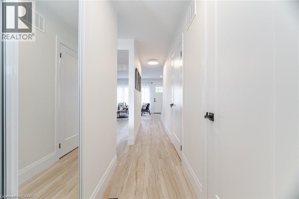 120 Quigley Road Unit# 19, Hamilton, Ontario  L8K 6L4 - Photo 4 - 40809413