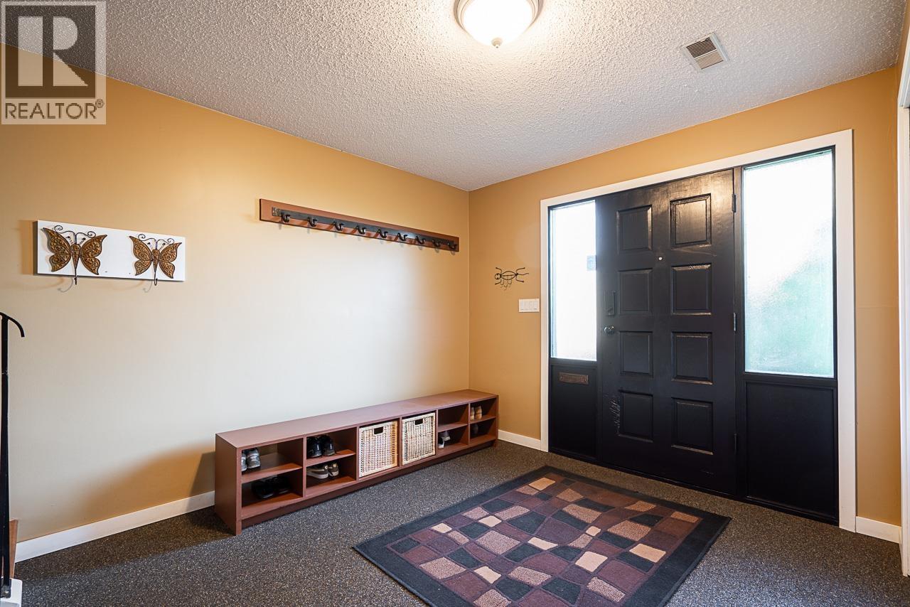 21674 Manor Avenue, Maple Ridge, British Columbia  V2X 7L6 - Photo 4 - R3095809