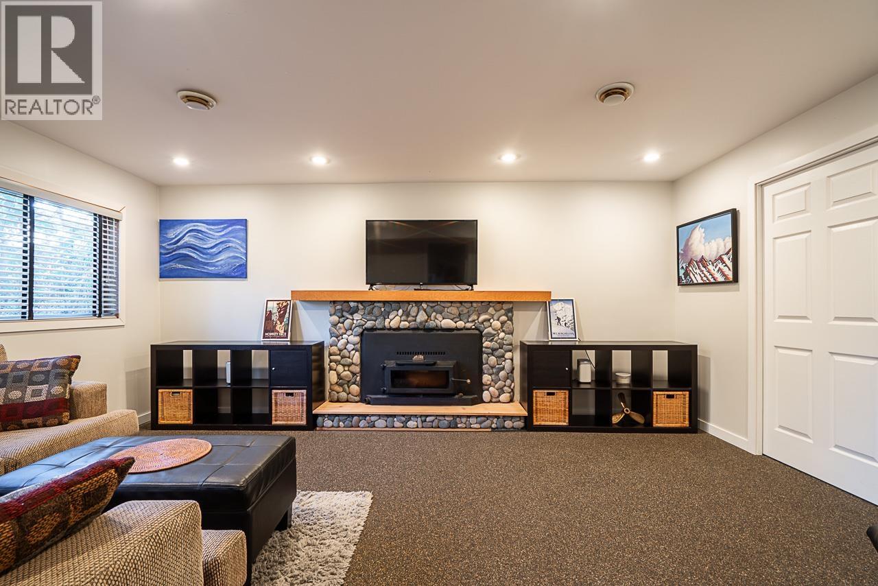 21674 Manor Avenue, Maple Ridge, British Columbia  V2X 7L6 - Photo 27 - R3095809