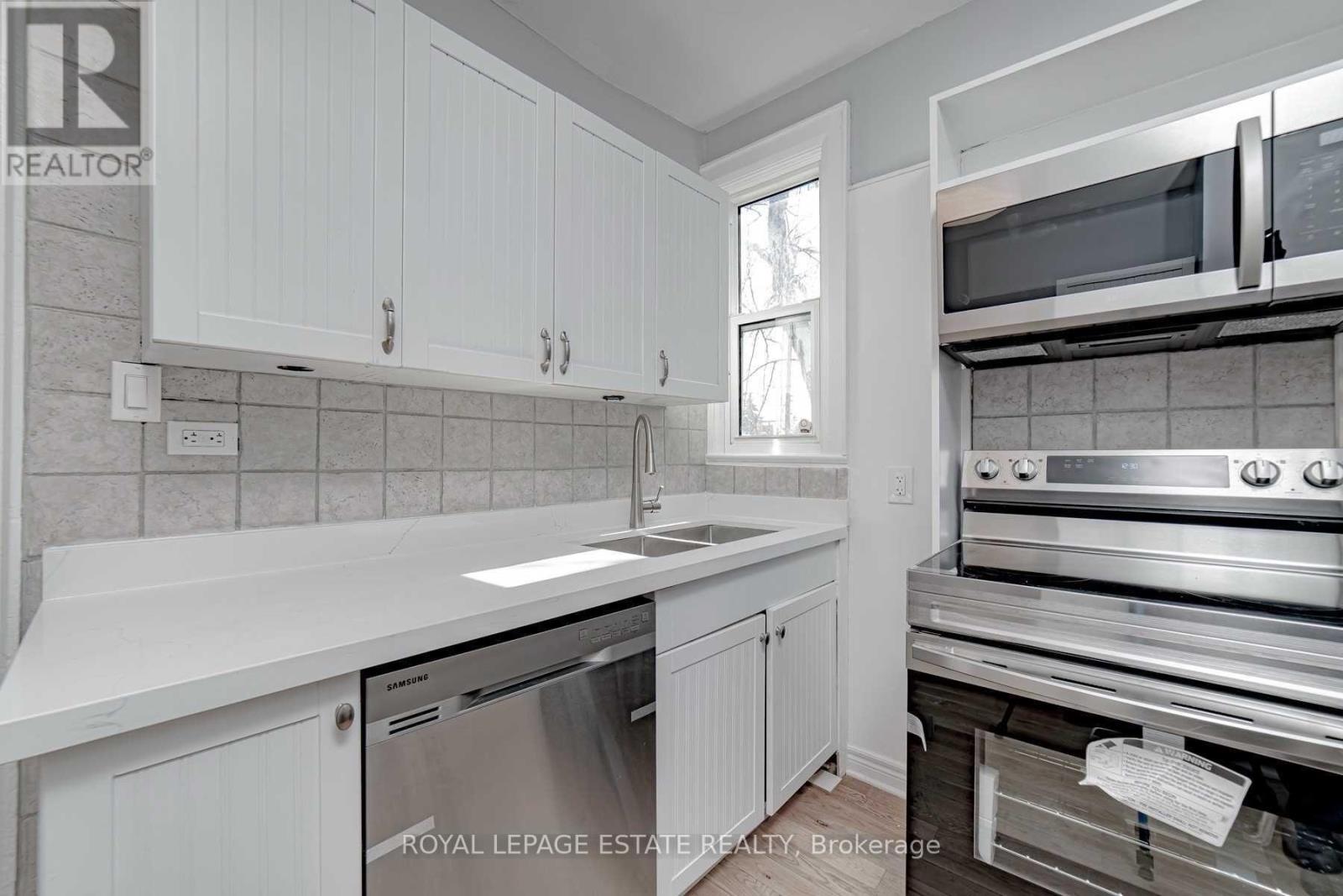 A - 568 Woodbine Avenue, Toronto, Ontario  M4E 2H8 - Photo 10 - E12842160