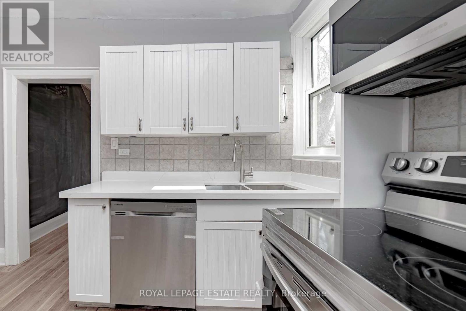 A - 568 Woodbine Avenue, Toronto, Ontario  M4E 2H8 - Photo 12 - E12842160