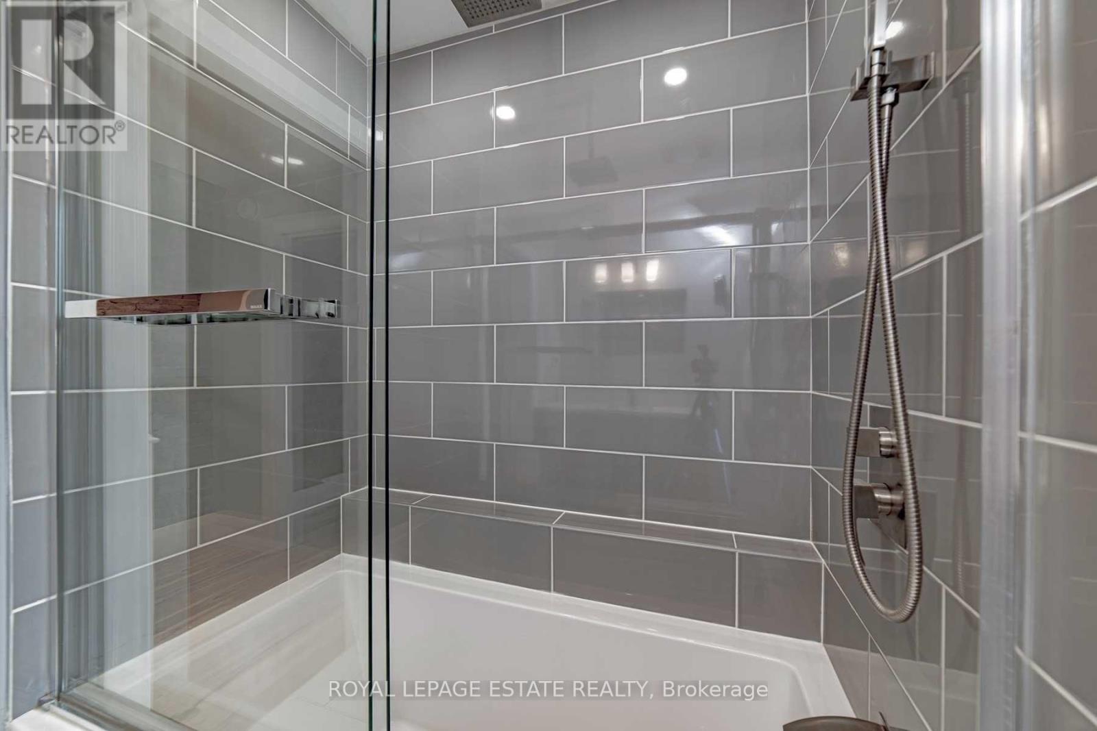 A - 568 Woodbine Avenue, Toronto, Ontario  M4E 2H8 - Photo 24 - E12842160