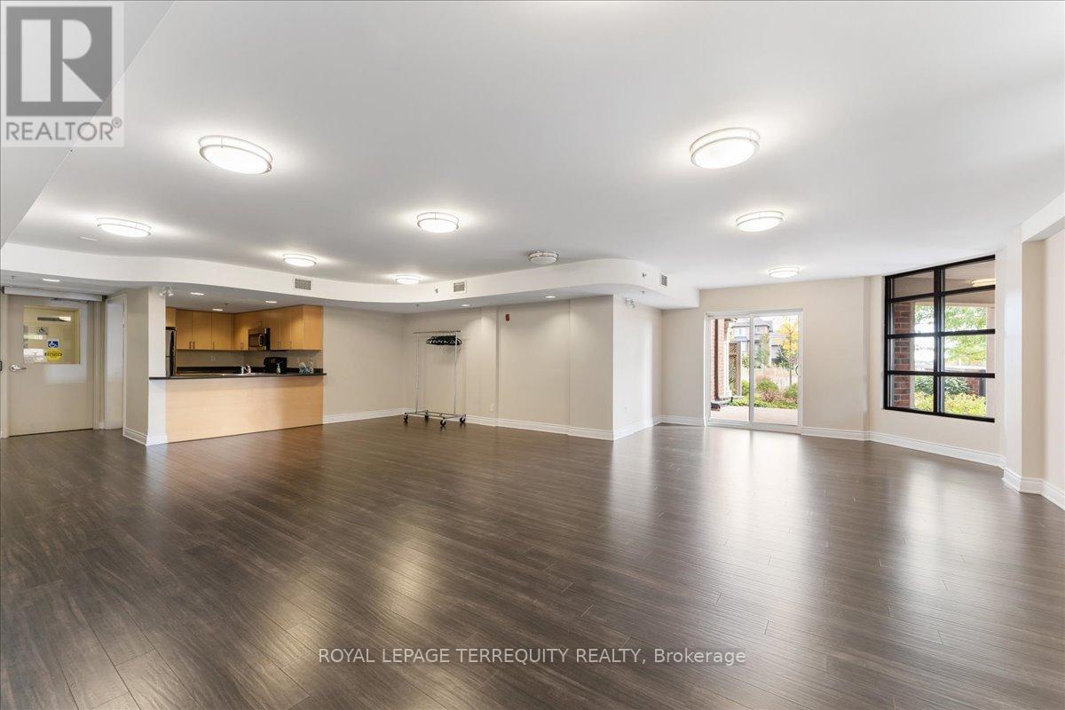 402 - 3070 Rotary Way, Burlington, Ontario  L7M 0H1 - Photo 3 - W12842174