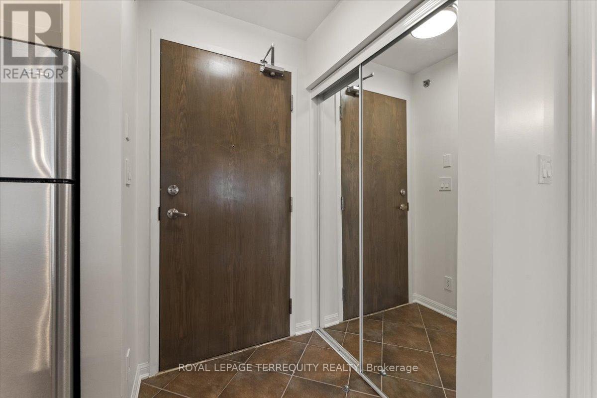 402 - 3070 Rotary Way, Burlington, Ontario  L7M 0H1 - Photo 7 - W12842174