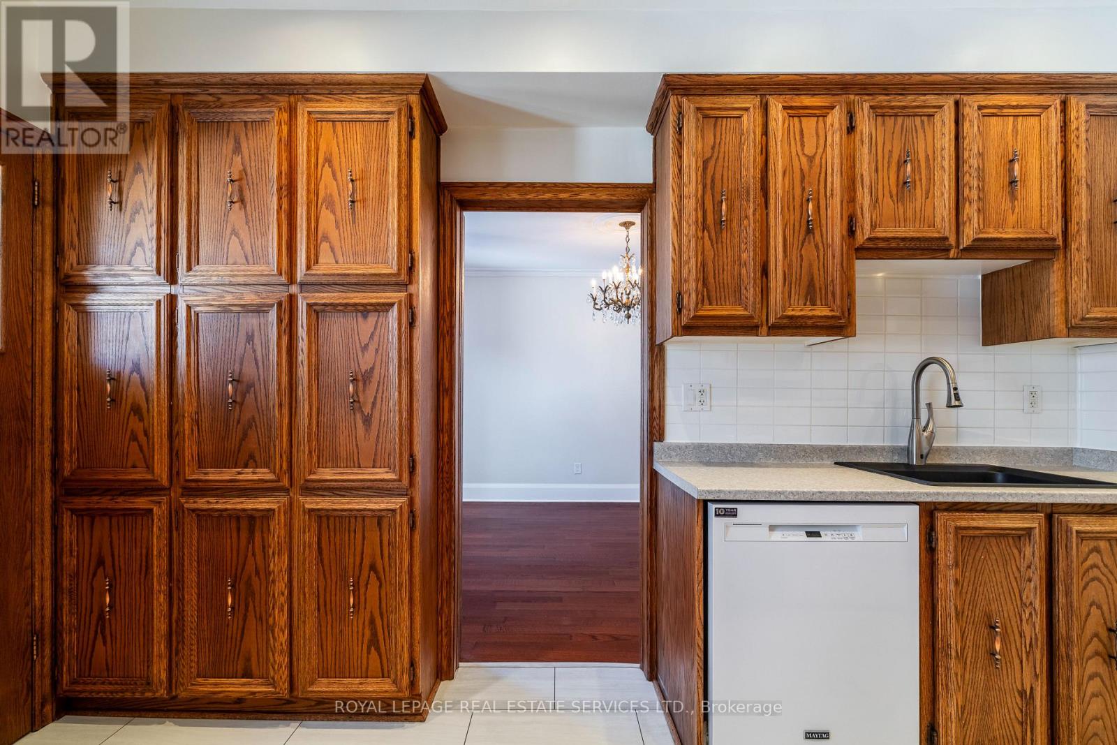 341 Armadale Avenue, Toronto, Ontario  M6S 3X5 - Photo 16 - W12842186